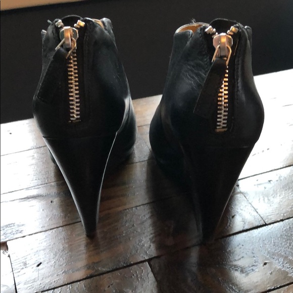 Nine West black wedge booties - Picture 4 of 8